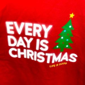 Life is Good Mens Christmas tshirt large